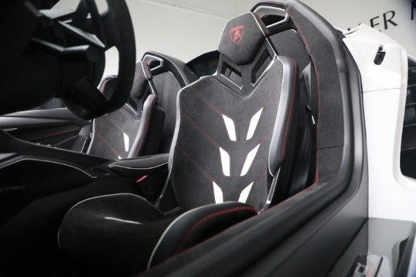 Used 2017 Lamborghini Centenario Roadster for sale $3,995,000 at Bentley Greenwich in Greenwich CT 06830 12