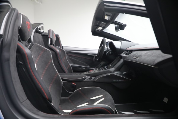 Used 2017 Lamborghini Centenario Roadster for sale $3,995,000 at Bentley Greenwich in Greenwich CT 06830 14