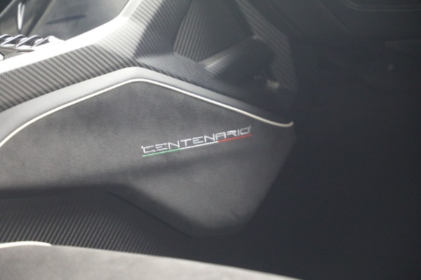 Used 2017 Lamborghini Centenario Roadster for sale $3,995,000 at Bentley Greenwich in Greenwich CT 06830 21