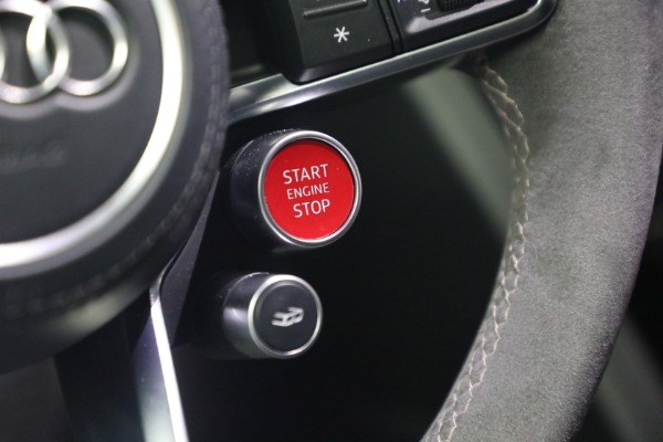 Used 2020 Audi R8 5.2 quattro V10 performance for sale $213,900 at Bentley Greenwich in Greenwich CT 06830 28