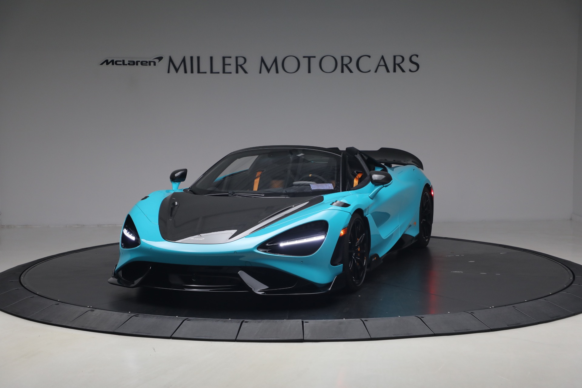 Used 2022 McLaren 765LT Spider for sale $599,900 at Bentley Greenwich in Greenwich CT 06830 1