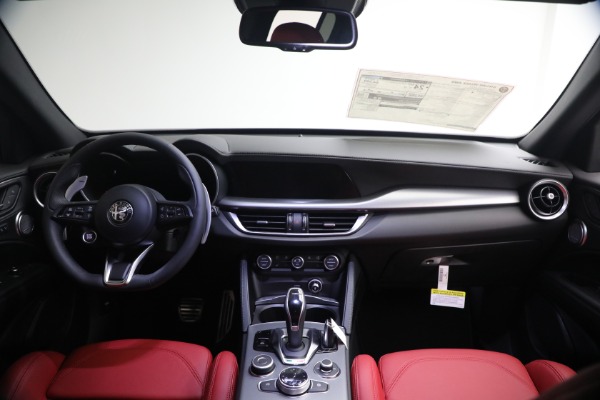 New 2026 Alfa Romeo Stelvio Veloce for sale $62,715 at Bentley Greenwich in Greenwich CT 06830 21