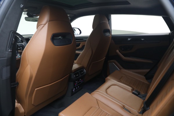 Used 2025 Lamborghini Urus SE for sale $305,900 at Bentley Greenwich in Greenwich CT 06830 18