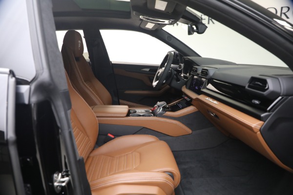 Used 2025 Lamborghini Urus SE for sale $305,900 at Bentley Greenwich in Greenwich CT 06830 19