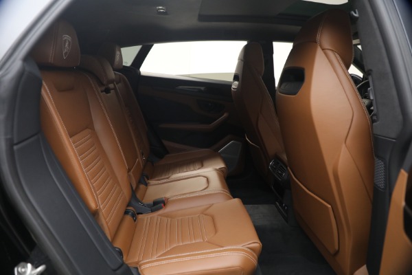 Used 2025 Lamborghini Urus SE for sale $305,900 at Bentley Greenwich in Greenwich CT 06830 22