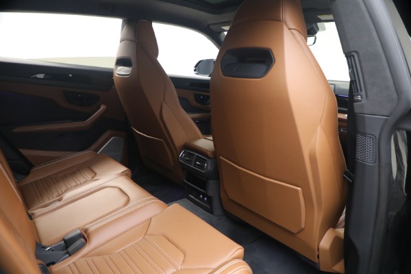 Used 2025 Lamborghini Urus SE for sale $305,900 at Bentley Greenwich in Greenwich CT 06830 24