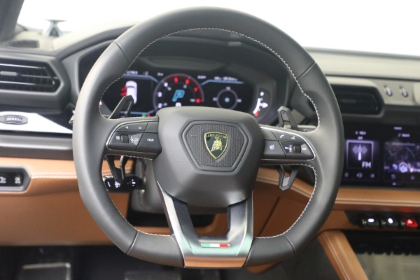 Used 2025 Lamborghini Urus SE for sale $305,900 at Bentley Greenwich in Greenwich CT 06830 25