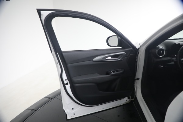 Used 2024 Alfa Romeo Tonale Hybrid Ti for sale $26,900 at Bentley Greenwich in Greenwich CT 06830 23