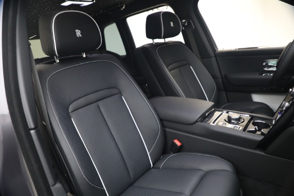 New 2027 Rolls-Royce Black Badge Cullinan for sale $576,350 at Bentley Greenwich in Greenwich CT 06830 19