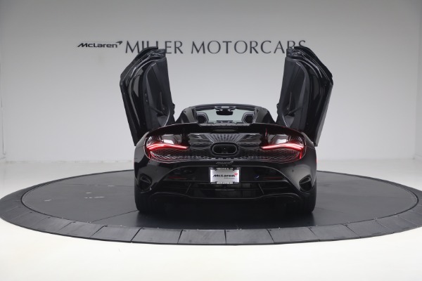 New 2027 McLaren 750S Spider Performance for sale $468,650 at Bentley Greenwich in Greenwich CT 06830 17