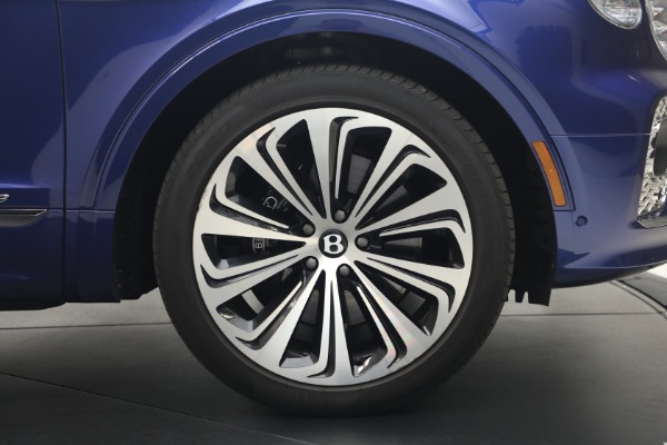 Used 2022 Bentley Bentayga V8 for sale $129,900 at Bentley Greenwich in Greenwich CT 06830 14