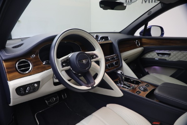 Used 2022 Bentley Bentayga V8 for sale $129,900 at Bentley Greenwich in Greenwich CT 06830 17