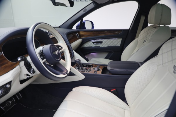 Used 2022 Bentley Bentayga V8 for sale $129,900 at Bentley Greenwich in Greenwich CT 06830 18