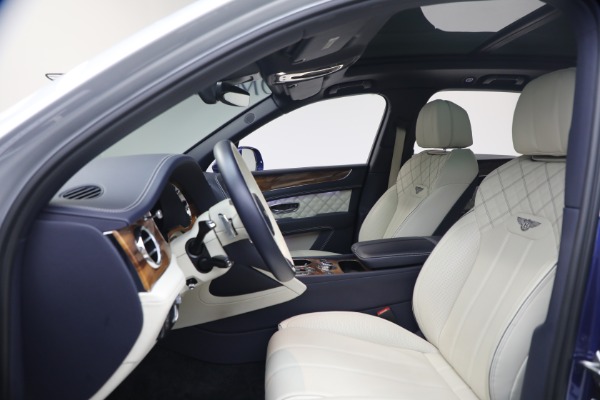 Used 2022 Bentley Bentayga V8 for sale $129,900 at Bentley Greenwich in Greenwich CT 06830 19