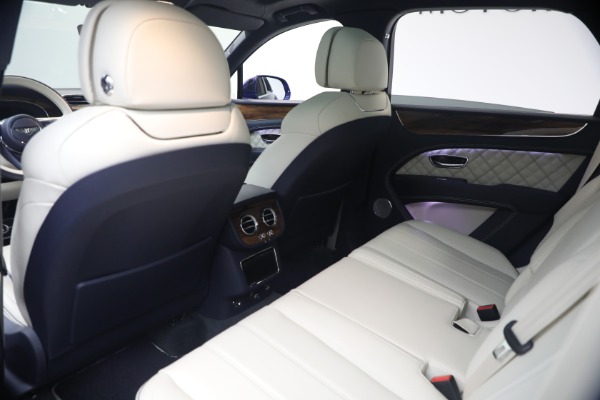 Used 2022 Bentley Bentayga V8 for sale $129,900 at Bentley Greenwich in Greenwich CT 06830 20