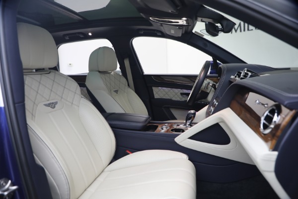 Used 2022 Bentley Bentayga V8 for sale $129,900 at Bentley Greenwich in Greenwich CT 06830 23