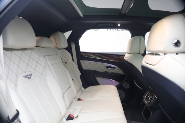 Used 2022 Bentley Bentayga V8 for sale $129,900 at Bentley Greenwich in Greenwich CT 06830 26