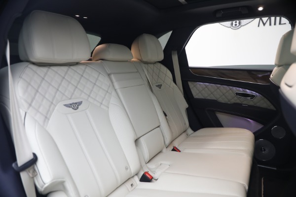 Used 2022 Bentley Bentayga V8 for sale $129,900 at Bentley Greenwich in Greenwich CT 06830 27