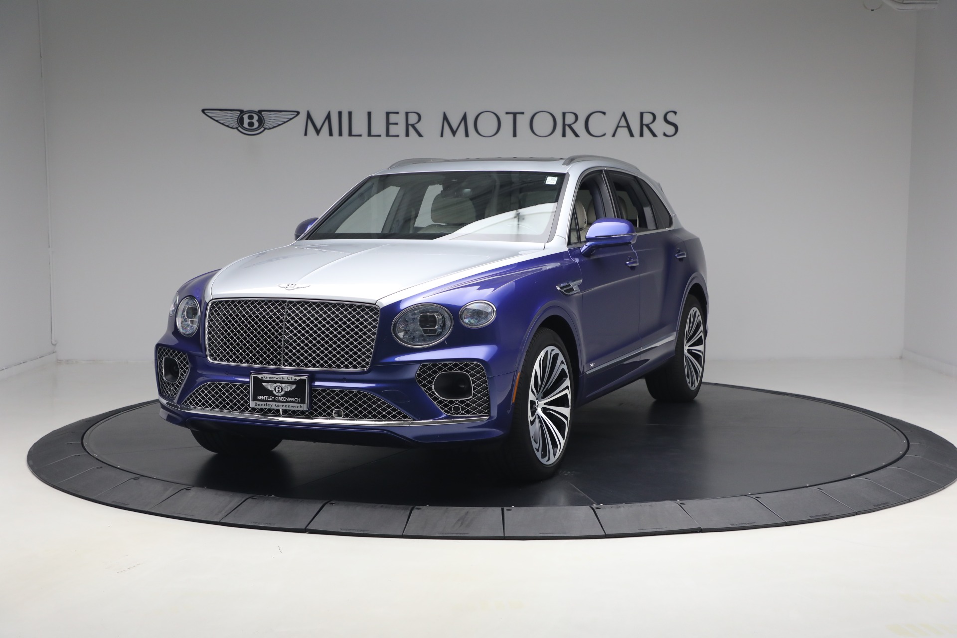 Used 2022 Bentley Bentayga V8 for sale $129,900 at Bentley Greenwich in Greenwich CT 06830 1
