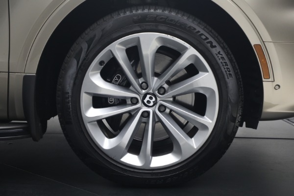 Used 2021 Bentley Bentayga V8 for sale $119,900 at Bentley Greenwich in Greenwich CT 06830 16