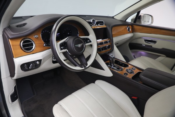 Used 2021 Bentley Bentayga V8 for sale $119,900 at Bentley Greenwich in Greenwich CT 06830 18