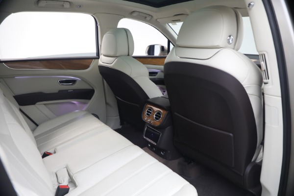 Used 2021 Bentley Bentayga V8 for sale $119,900 at Bentley Greenwich in Greenwich CT 06830 28