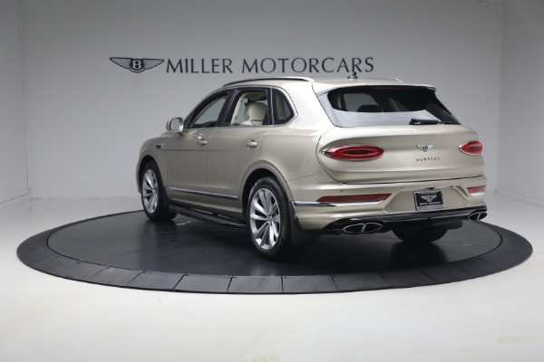 Used 2021 Bentley Bentayga V8 for sale $119,900 at Bentley Greenwich in Greenwich CT 06830 5