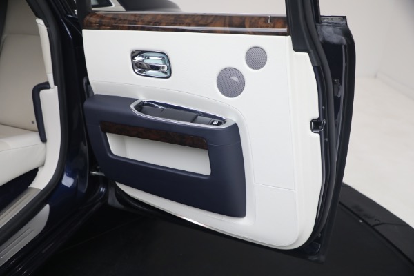 Used 2014 Rolls-Royce Ghost for sale $139,900 at Bentley Greenwich in Greenwich CT 06830 16
