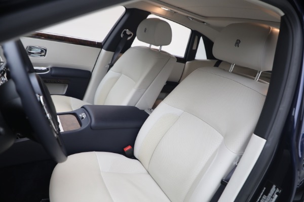 Used 2014 Rolls-Royce Ghost for sale $139,900 at Bentley Greenwich in Greenwich CT 06830 18