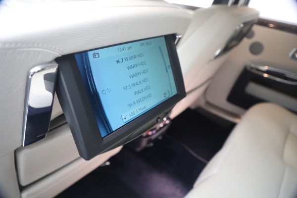 Used 2014 Rolls-Royce Ghost for sale $139,900 at Bentley Greenwich in Greenwich CT 06830 21