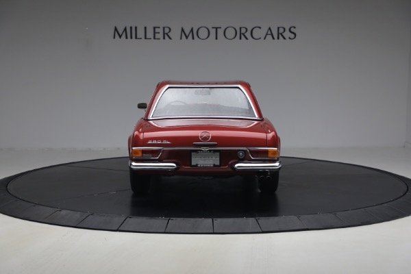 Used 1968 Mercedes-Benz 280SL for sale $229,900 at Bentley Greenwich in Greenwich CT 06830 17