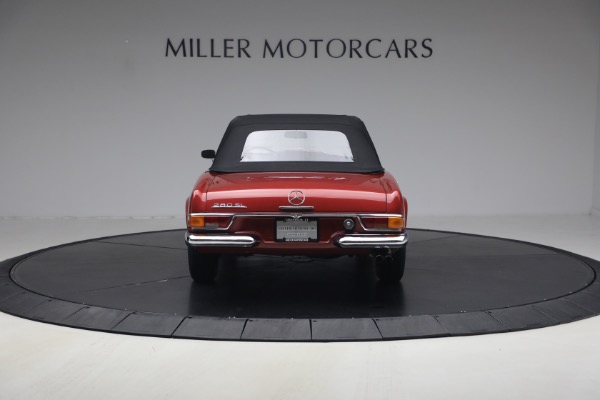 Used 1968 Mercedes-Benz 280SL for sale $229,900 at Bentley Greenwich in Greenwich CT 06830 27