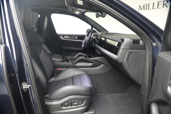 Used 2024 Porsche Cayenne S for sale $79,900 at Bentley Greenwich in Greenwich CT 06830 18