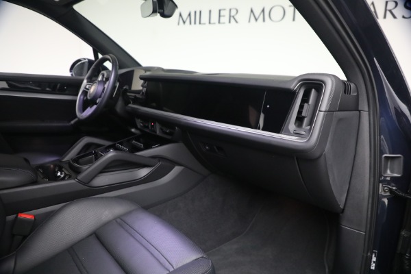 Used 2024 Porsche Cayenne S for sale $79,900 at Bentley Greenwich in Greenwich CT 06830 20