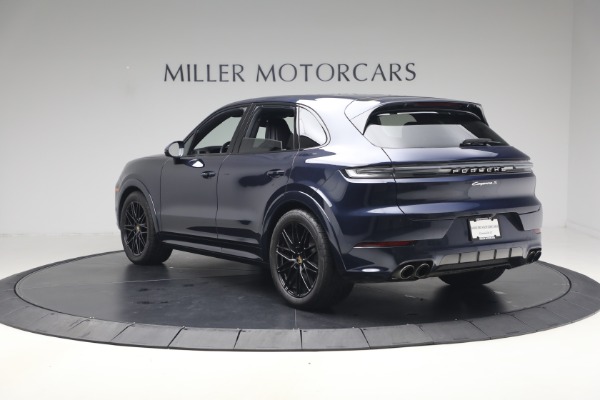 Used 2024 Porsche Cayenne S for sale $79,900 at Bentley Greenwich in Greenwich CT 06830 5