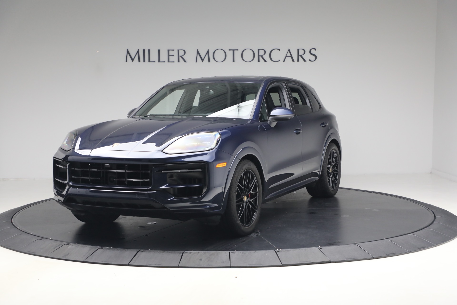 Used 2024 Porsche Cayenne S for sale $79,900 at Bentley Greenwich in Greenwich CT 06830 1
