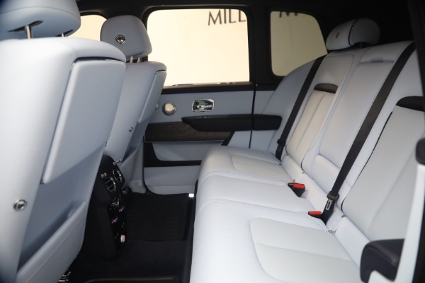 Used 2025 Rolls-Royce Cullinan for sale $419,900 at Bentley Greenwich in Greenwich CT 06830 21