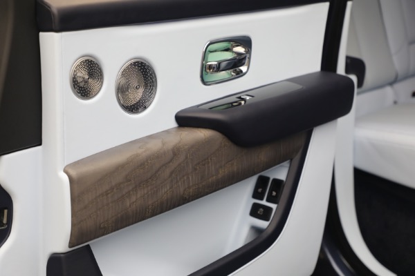 Used 2025 Rolls-Royce Cullinan for sale $419,900 at Bentley Greenwich in Greenwich CT 06830 28