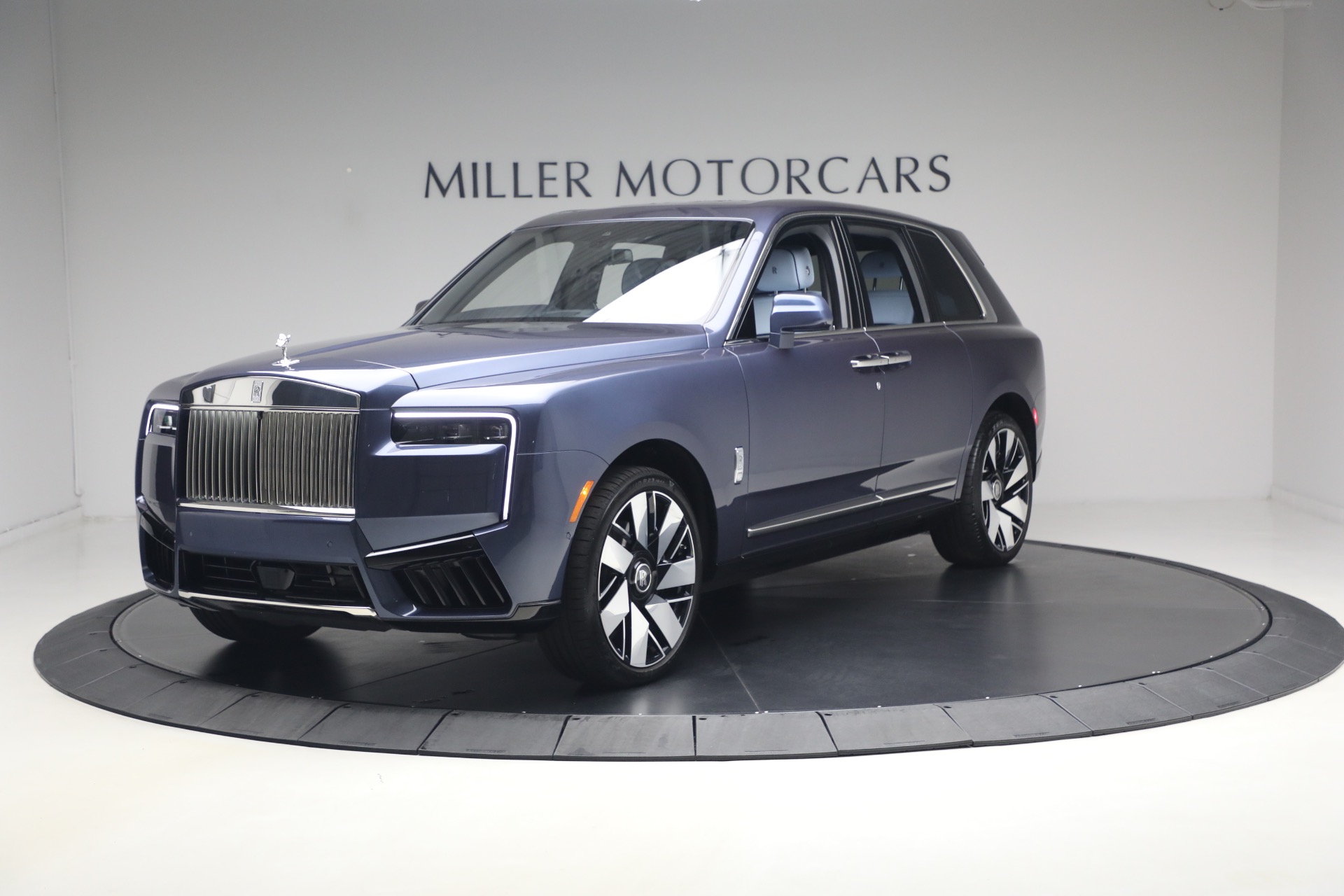 Used 2025 Rolls-Royce Cullinan for sale $419,900 at Bentley Greenwich in Greenwich CT 06830 1