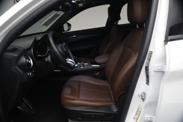 Used 2023 Alfa Romeo Stelvio Ti for sale $32,900 at Bentley Greenwich in Greenwich CT 06830 13