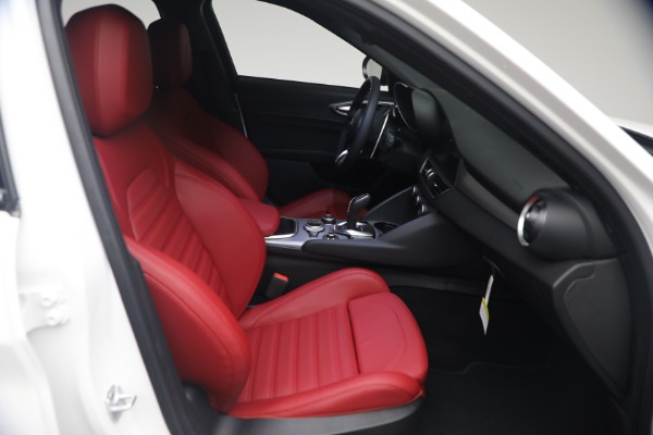 New 2026 Alfa Romeo Giulia Veloce for sale $55,870 at Bentley Greenwich in Greenwich CT 06830 15