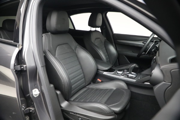 Used 2023 Alfa Romeo Stelvio Veloce for sale $34,900 at Bentley Greenwich in Greenwich CT 06830 16