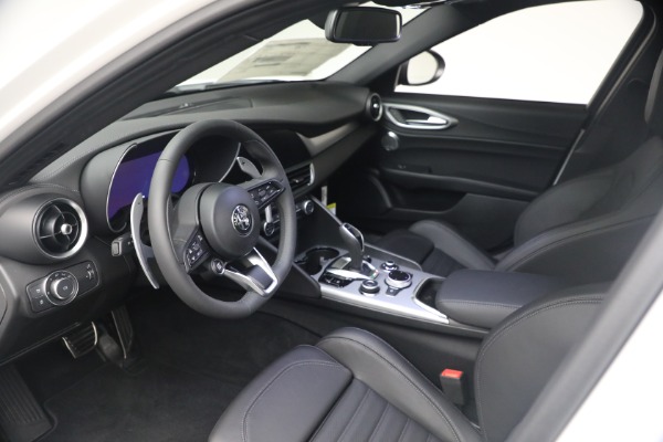 New 2026 Alfa Romeo Giulia Veloce for sale $57,670 at Bentley Greenwich in Greenwich CT 06830 20