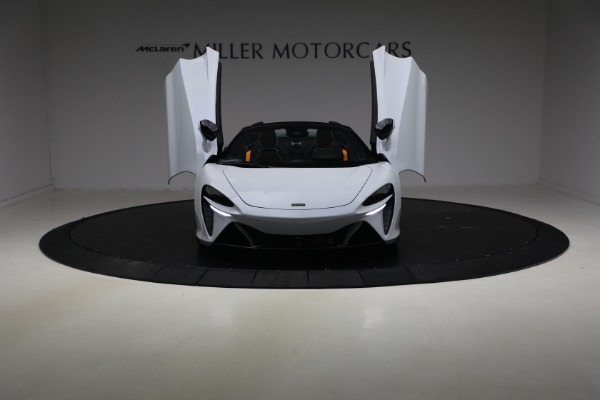 New 2026 McLaren Artura Spider Vision for sale $337,400 at Bentley Greenwich in Greenwich CT 06830 12