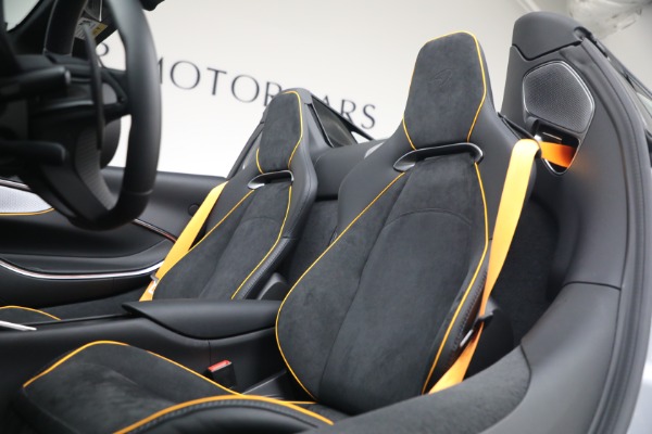 New 2026 McLaren Artura Spider Vision for sale $337,400 at Bentley Greenwich in Greenwich CT 06830 28