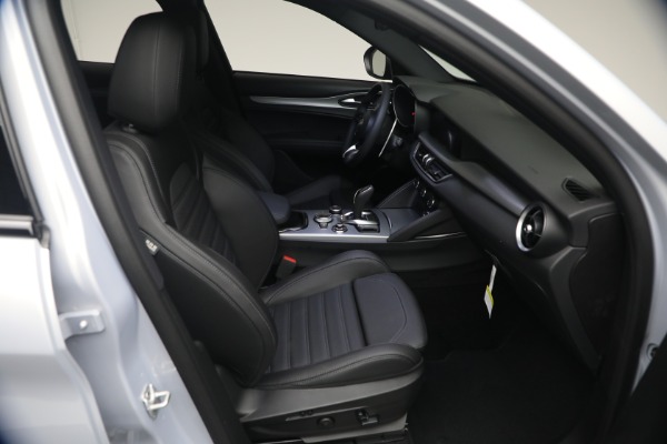 New 2026 Alfa Romeo Stelvio Veloce for sale $59,215 at Bentley Greenwich in Greenwich CT 06830 16