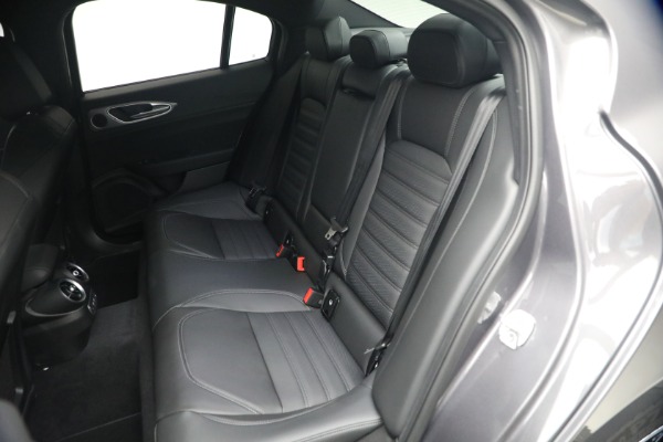 New 2026 Alfa Romeo Giulia Veloce for sale $55,815 at Bentley Greenwich in Greenwich CT 06830 20