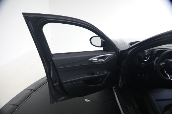 New 2026 Alfa Romeo Giulia Veloce for sale $55,815 at Bentley Greenwich in Greenwich CT 06830 23