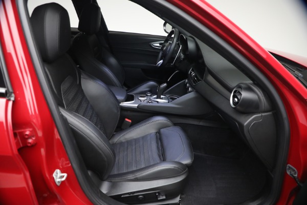 Used 2023 Alfa Romeo Giulia Veloce for sale $33,900 at Bentley Greenwich in Greenwich CT 06830 14