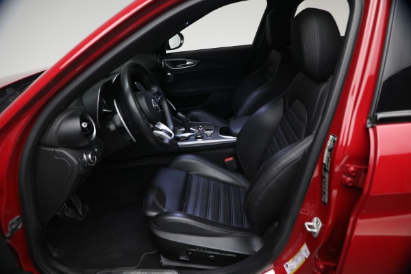Used 2023 Alfa Romeo Giulia Veloce for sale $33,900 at Bentley Greenwich in Greenwich CT 06830 15